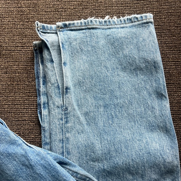Abercrombie & Fitch Curve Love Ultra High Rise 90s Straight Jean (NWOT) - Picture 4 of 6
